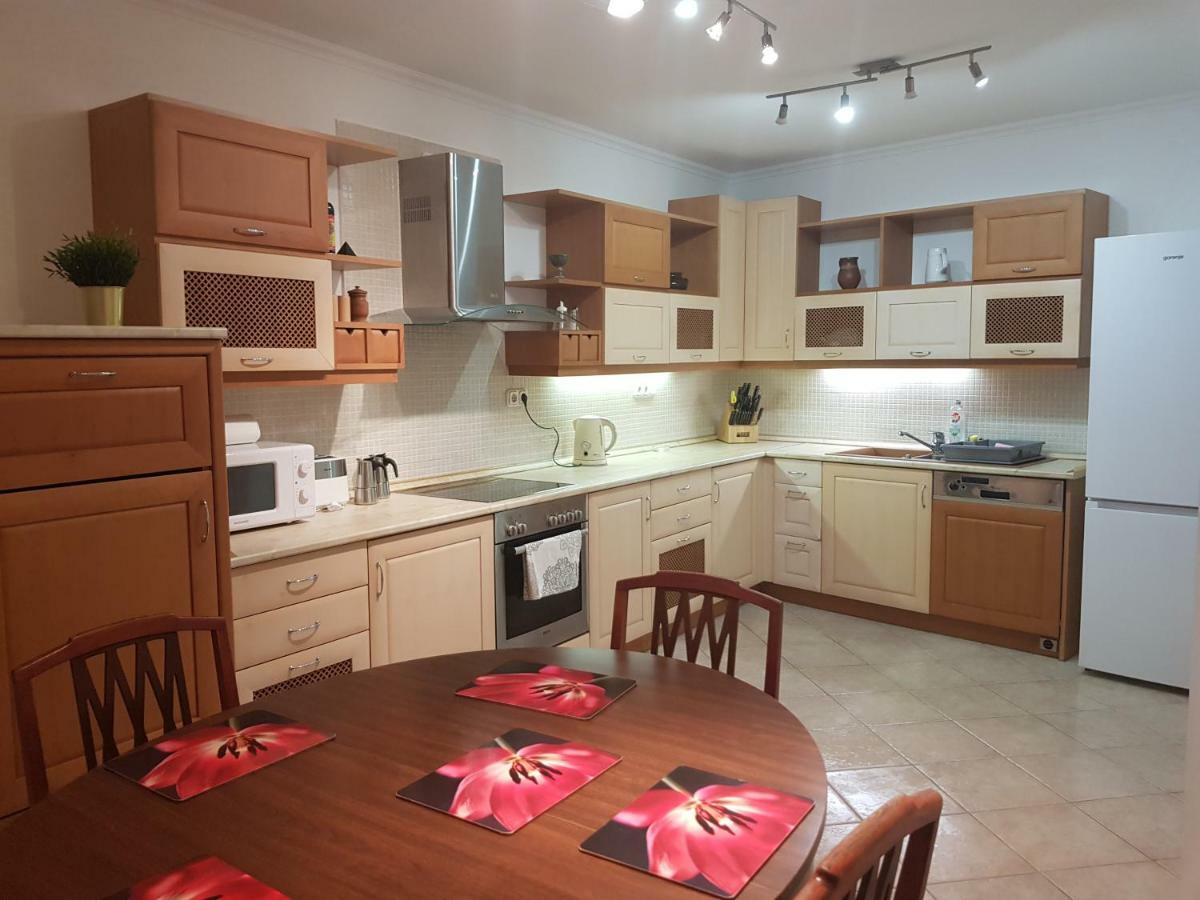 Zoli Apartmanok-Zoli Koelcsey 19 Villa Hajduszoboszlo Luaran gambar